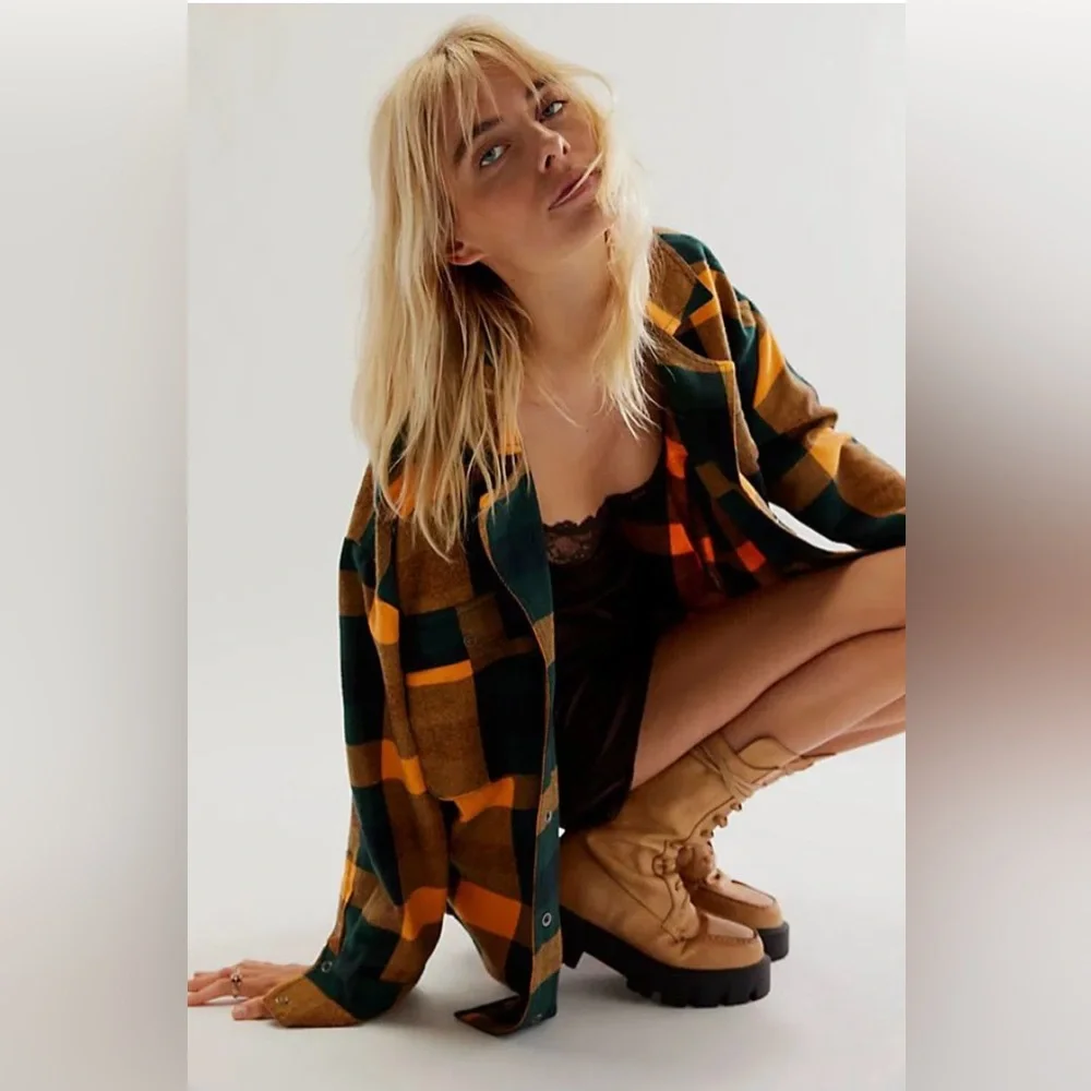 We the Free Izzie Cargo Shirt Plaid, size M. - Picture 2 of 5